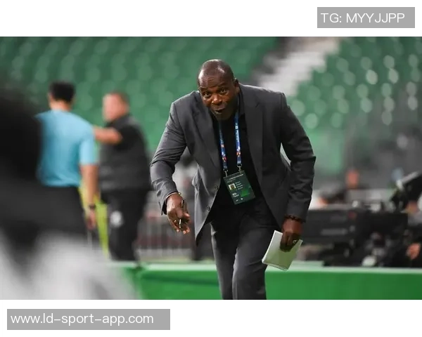 克里斯蒂全力参与训练营提升球队默契为新赛季做好充分准备